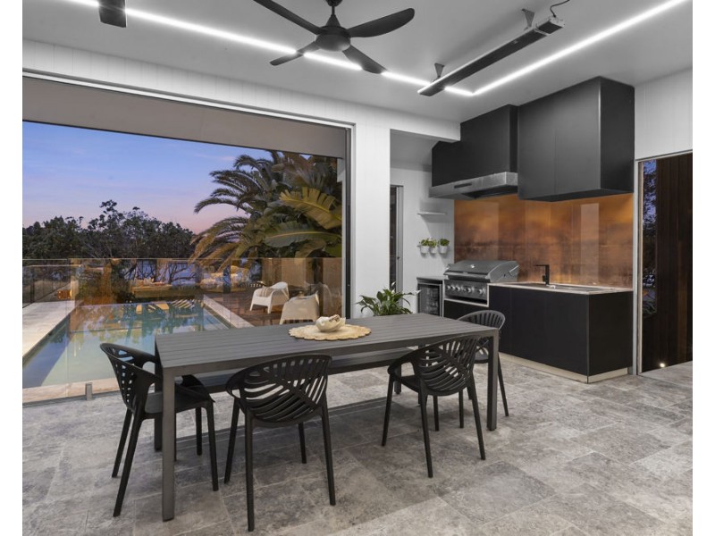 17 Wommin Lake Cres, Fingal Head NSW 2487