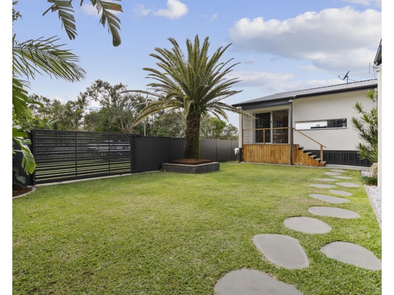 17 Wommin Lake Cres, Fingal Head NSW 2487