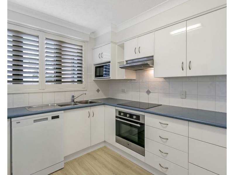 4/190 Marine Parade, Rainbow Bay QLD 4225