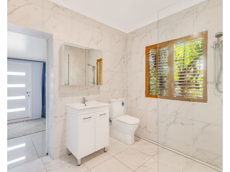 27 Dixon Street, Coolangatta QLD 4225