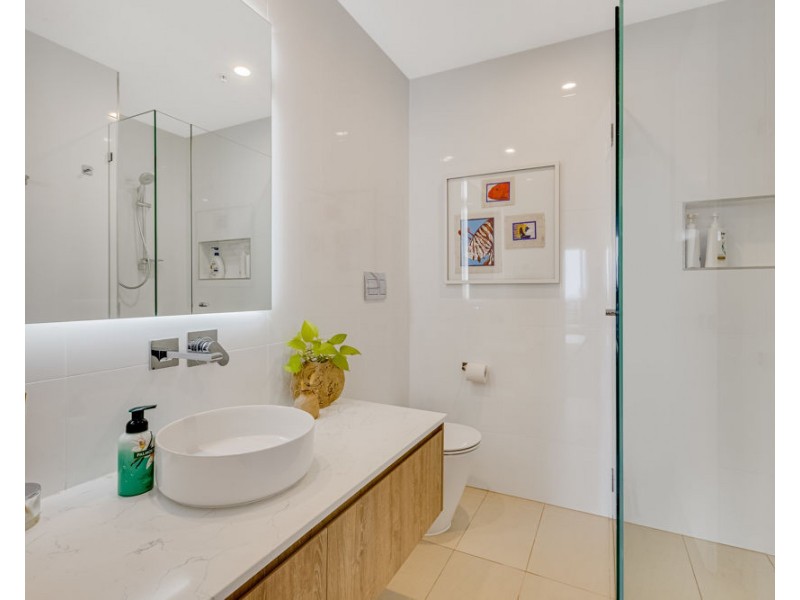 1205/76 Musgrave Street “Iconic Apartments”, Coolangatta QLD 4225