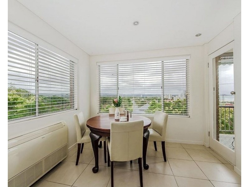 2/23 Tweed Street, Coolangatta QLD 4225