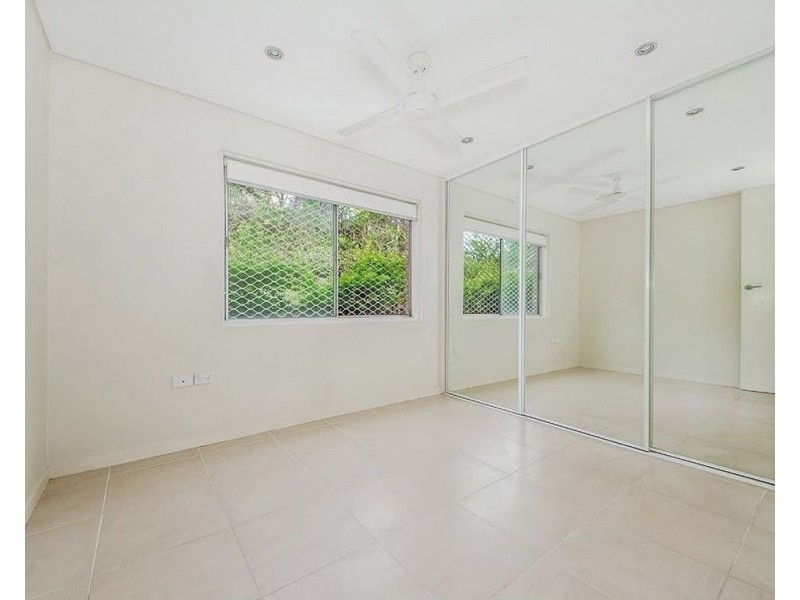 2/23 Tweed Street, Coolangatta QLD 4225