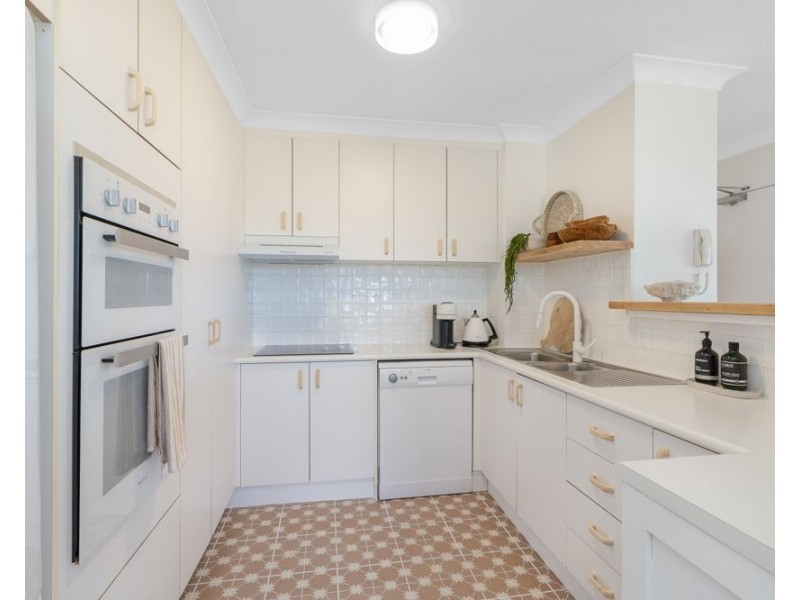 9/31-33 Dutton Street, Coolangatta QLD 4225