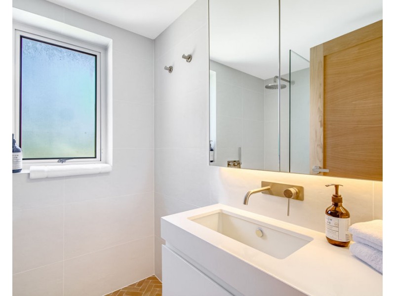 4/1 Tweed Terrace, Rainbow Bay QLD 4225