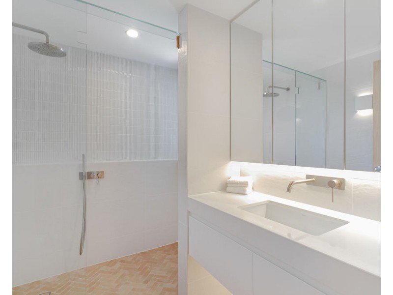 4/1 Tweed Terrace, Rainbow Bay QLD 4225