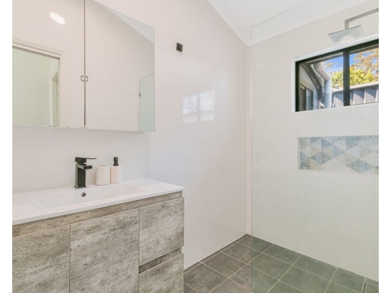 2 Hillcrest Avenue, Tweed Heads South NSW 2486