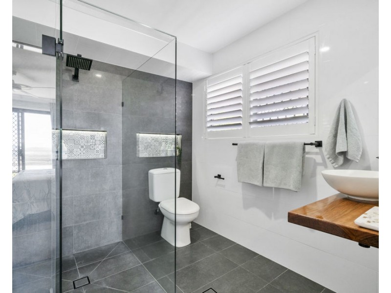 22 Jarrah Place, Banora Point NSW 2486