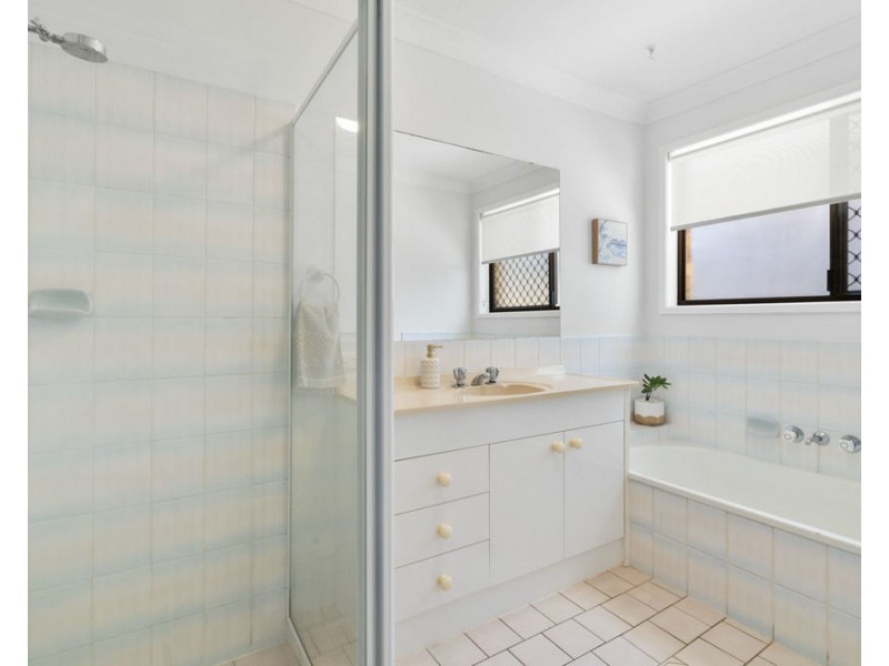 22 Jarrah Place, Banora Point NSW 2486