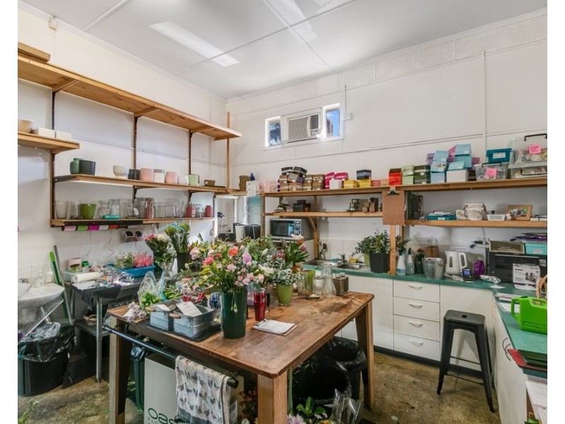 “Hillview Rose Farm Florist” Business For Sale! Located at 1/27 Minjungbal Drive, Tweed Heads South NSW 2486