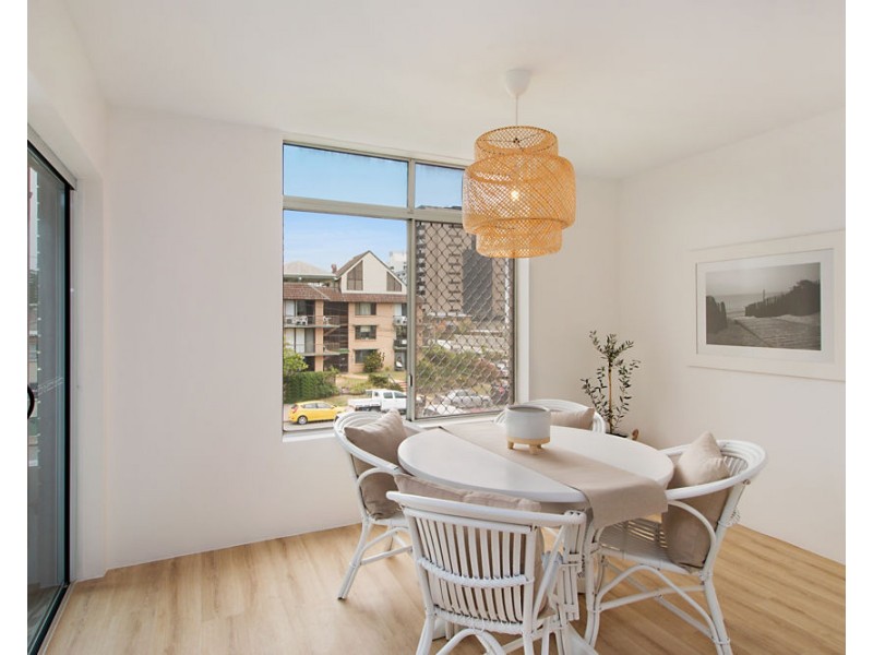 5/6 Ward Street “Maybury Apartments”, Rainbow Bay QLD 4225