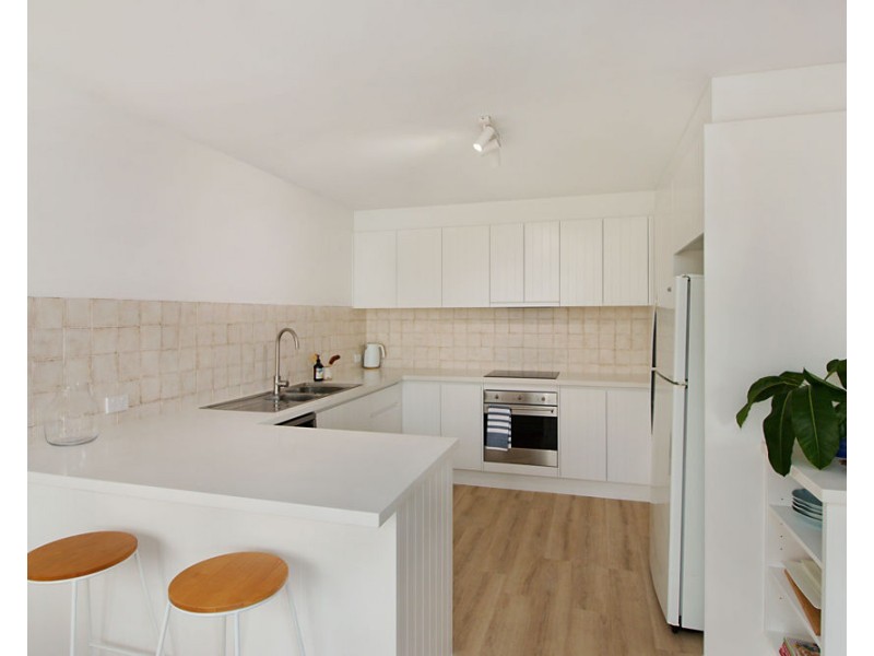 5/6 Ward Street “Maybury Apartments”, Rainbow Bay QLD 4225