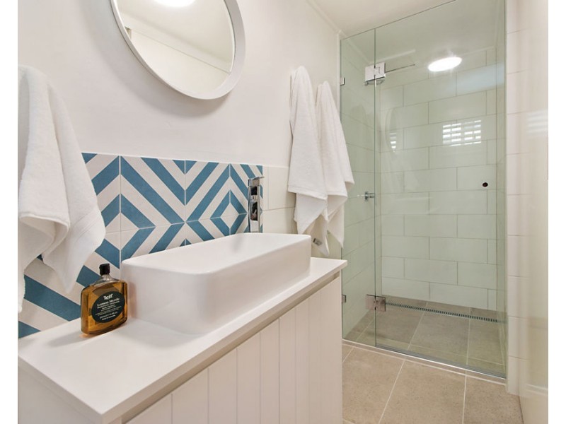 5/6 Ward Street “Maybury Apartments”, Rainbow Bay QLD 4225