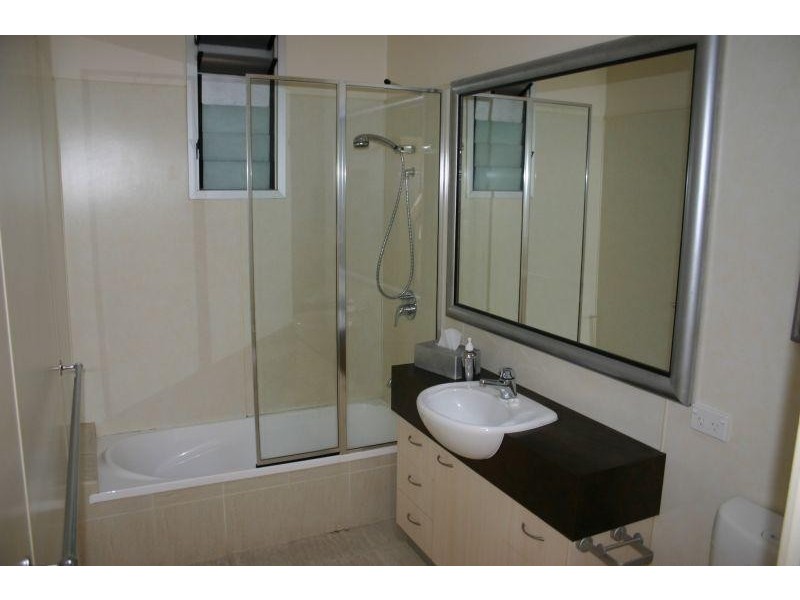 1A 48 Eden Ave, Rainbow Bay QLD 4225