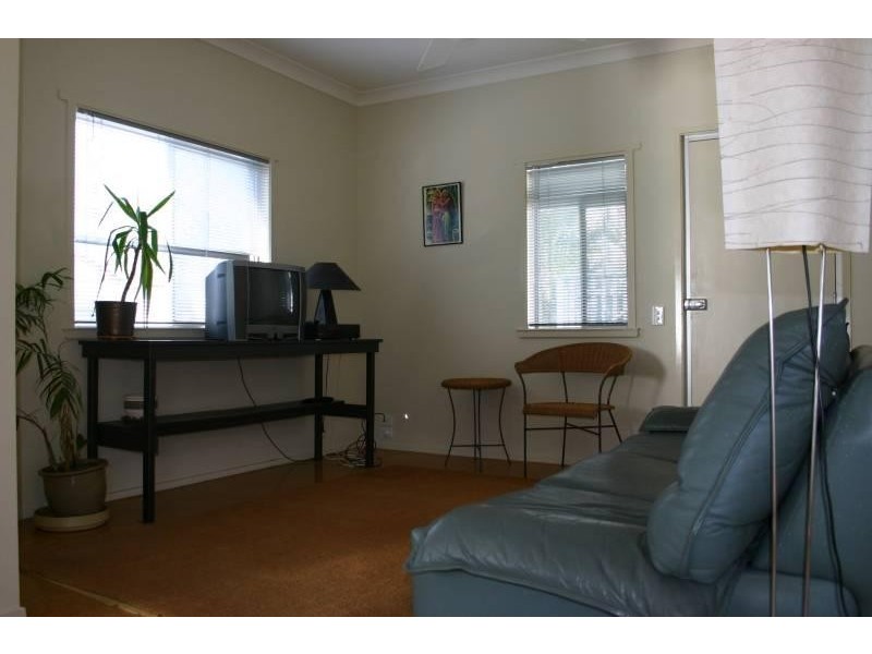 1A 48 Eden Ave, Rainbow Bay QLD 4225