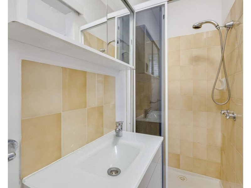 2/6 Lord Street, Coolangatta QLD 4225