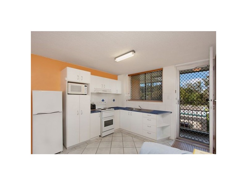 6/7 ” Winston Court ” Coolangatta Rd, Kirra QLD 4225