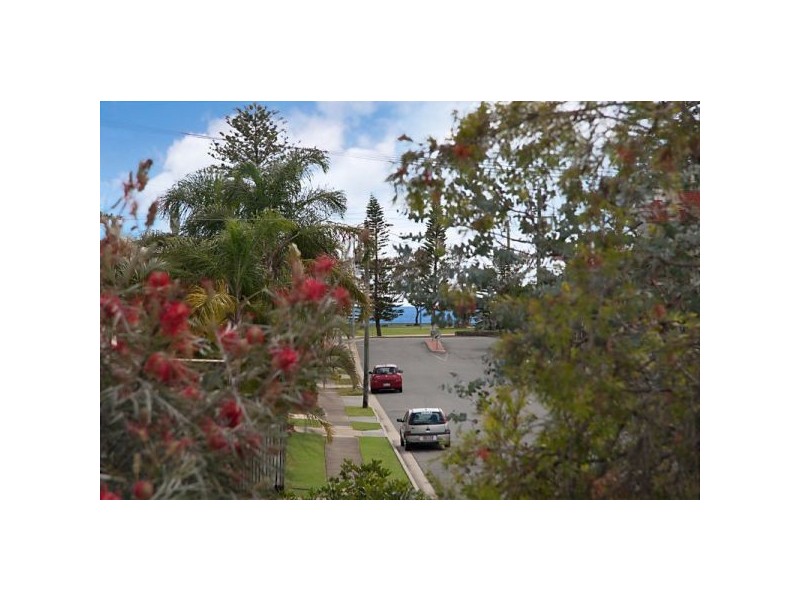 6/7 ” Winston Court ” Coolangatta Rd, Kirra QLD 4225