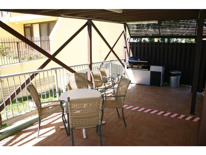 180 180 Marine Parade, Rainbow Bay QLD 4225