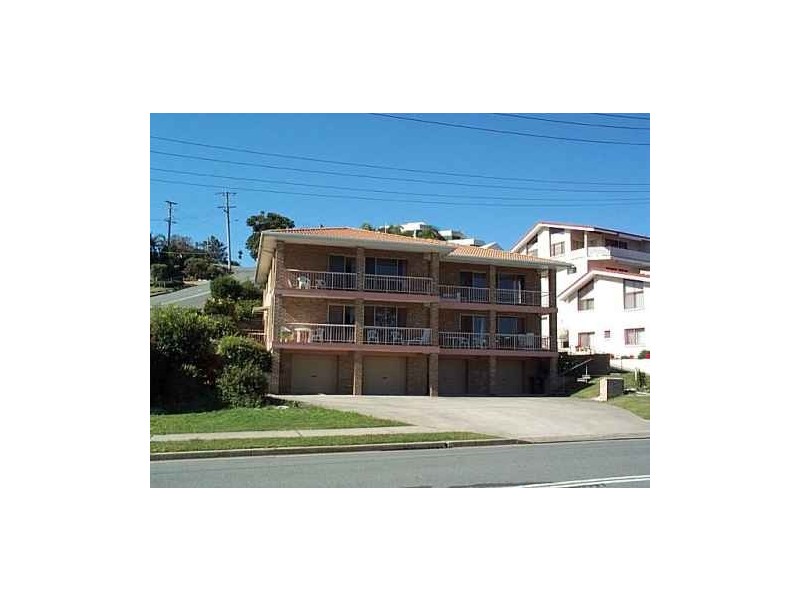 4 4 Coral St, Rainbow Bay QLD 4225