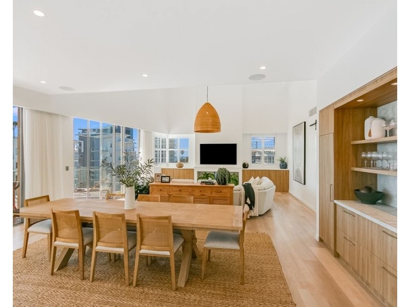 Coolangatta QLD 4225