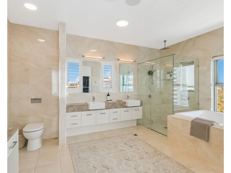 Coolangatta QLD 4225