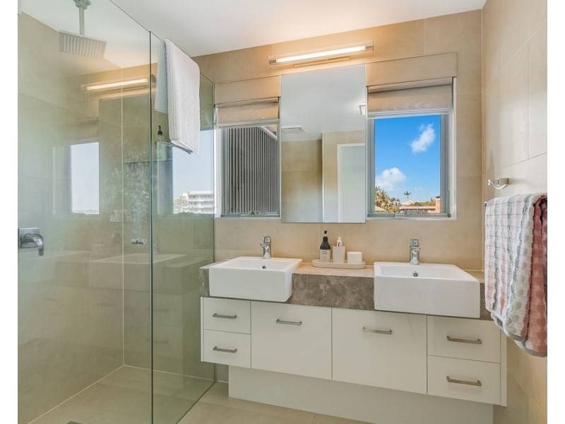 Coolangatta QLD 4225