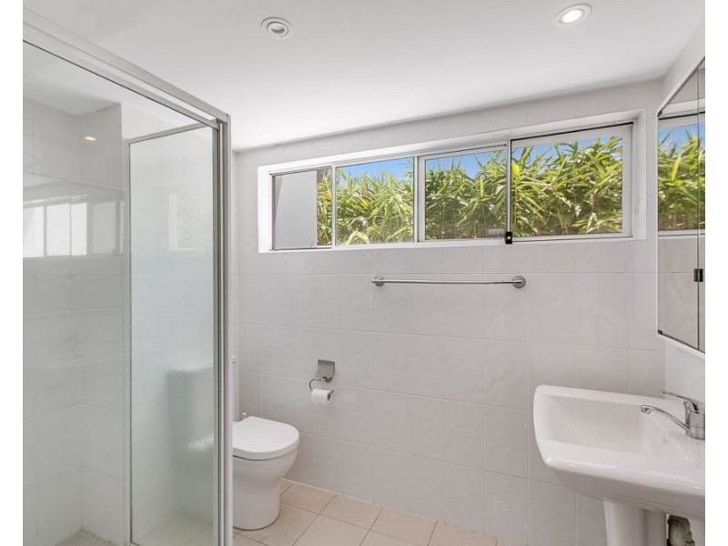 2/50-52 Rutledge Street, Coolangatta QLD 4225
