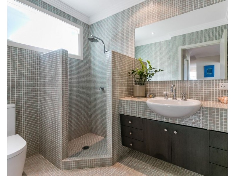 71 Garrick Street, Coolangatta QLD 4225