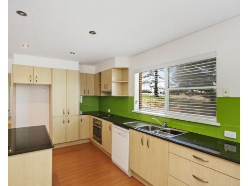 6/23 Petrie Street, Rainbow Bay QLD 4225