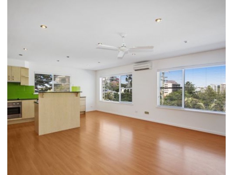 6/23 Petrie Street, Rainbow Bay QLD 4225