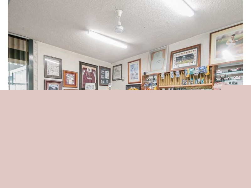 40 Griffith Street SM Gents Hairdresser For Sale, Coolangatta QLD 4225