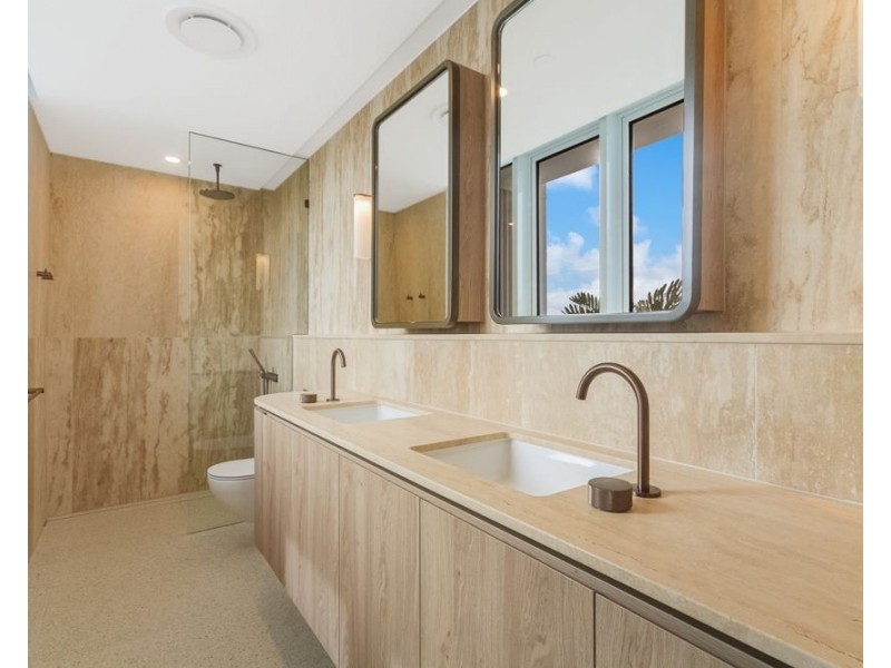 201/275 Boundary Street  “AWAKEN”, Rainbow Bay QLD 4225