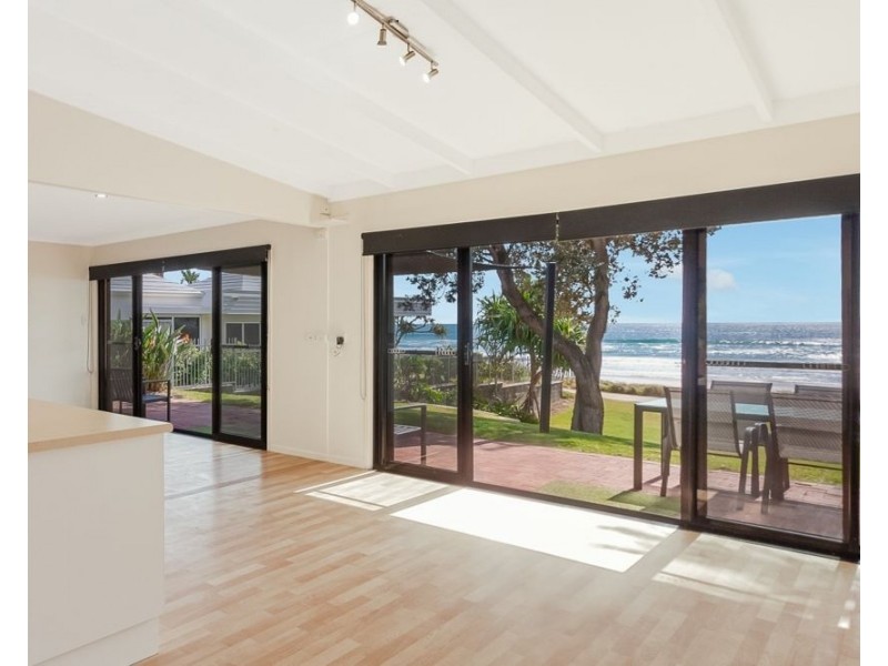 2a Fenton Place (698 Pacific Parade), Currumbin QLD 4223