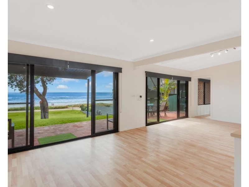 2a Fenton Place (698 Pacific Parade), Currumbin QLD 4223