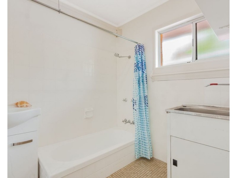 2a Fenton Place (698 Pacific Parade), Currumbin QLD 4223