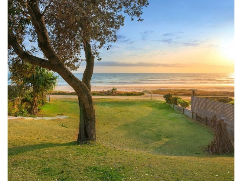 2a Fenton Place (698 Pacific Parade), Currumbin QLD 4223