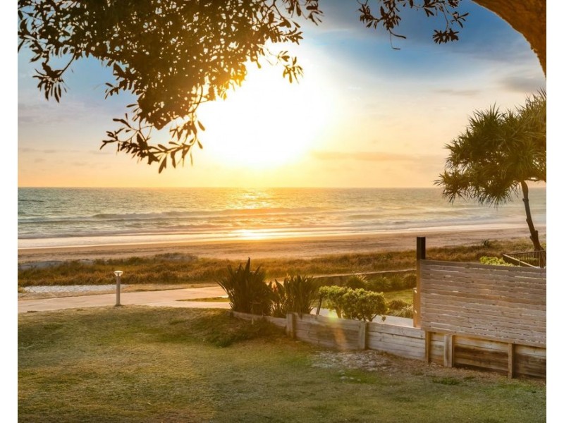 2a Fenton Place (698 Pacific Parade), Currumbin QLD 4223