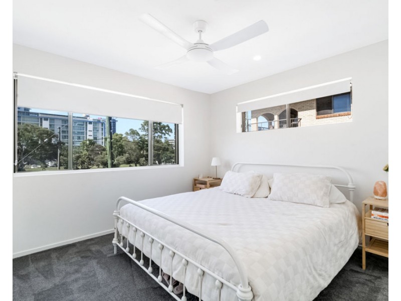 4/76 Coolangatta Road, Coolangatta QLD 4225