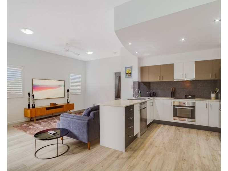 1/77 McLean Street, Coolangatta QLD 4225