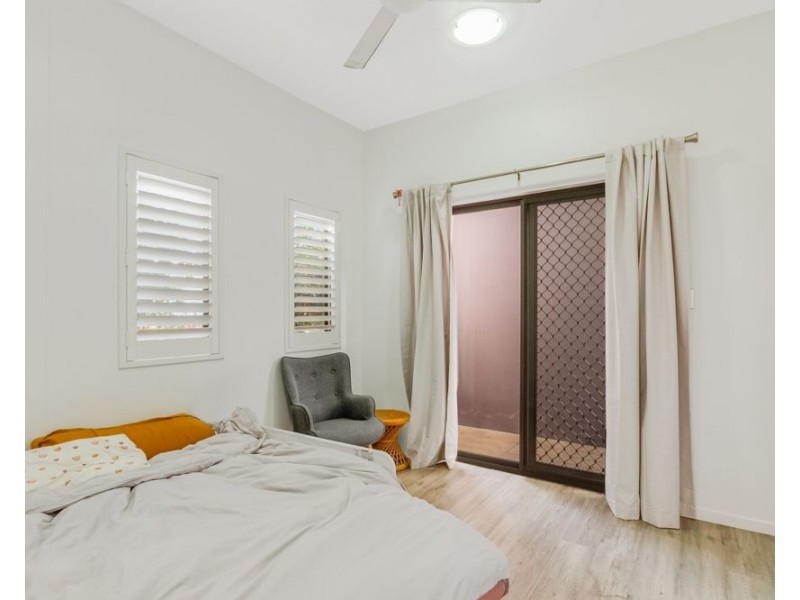 1/77 McLean Street, Coolangatta QLD 4225