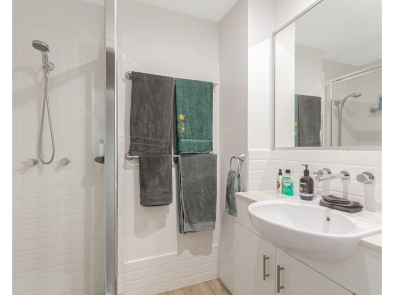 1/77 McLean Street, Coolangatta QLD 4225