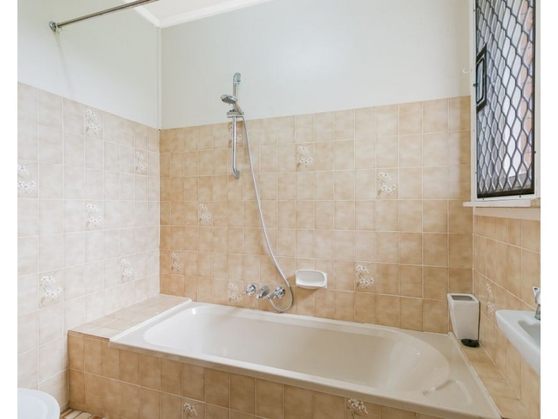27 Cooloon Crescent, Tweed Heads South NSW 2486