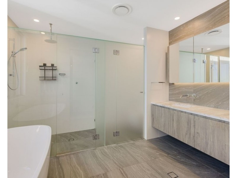 2/7-11 Rutledge Street, Coolangatta QLD 4225