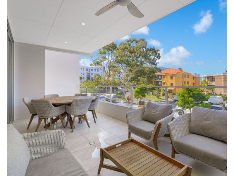 2/7-11 Rutledge Street, Coolangatta QLD 4225