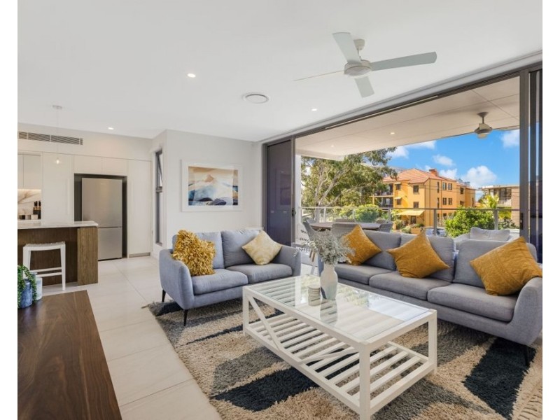 2/7-11 Rutledge Street, Coolangatta QLD 4225