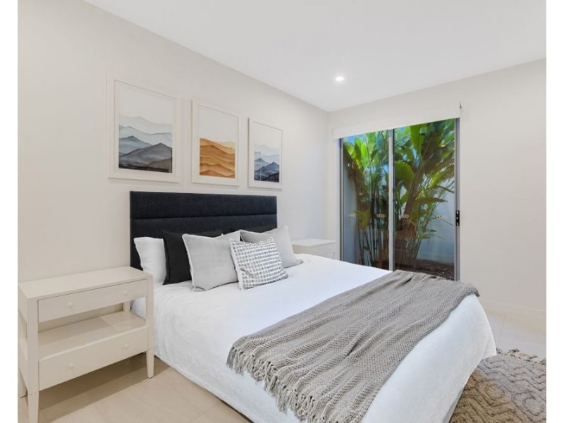 2/7-11 Rutledge Street, Coolangatta QLD 4225
