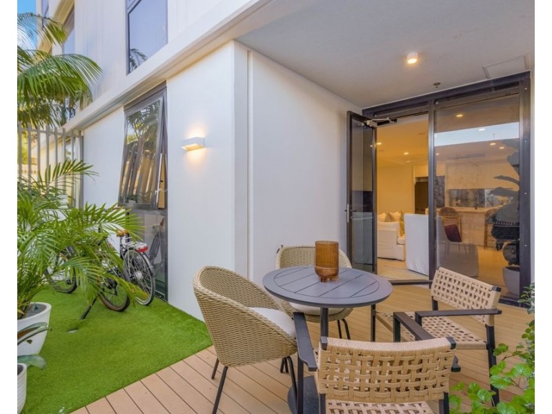 103/124-126 Jefferson Lane, Palm Beach QLD 4221