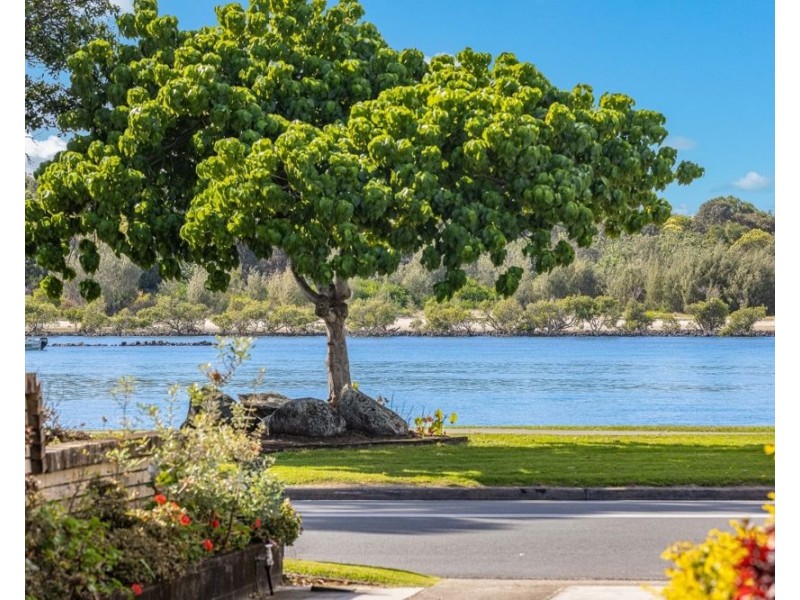 2/4 Keith Compton Drive, Tweed Heads NSW 2485