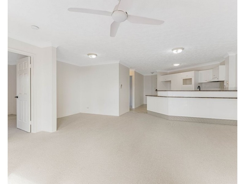 18/143 Golden Four Drive, Bilinga QLD 4225